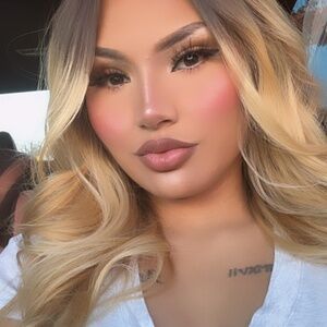 Meet your Posher, Ina